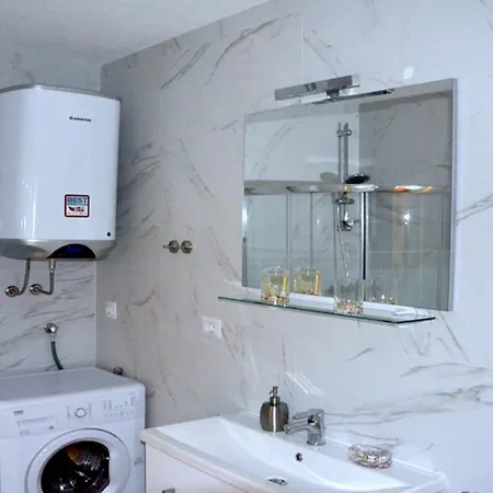 Apartments Porec City * ポレッチ