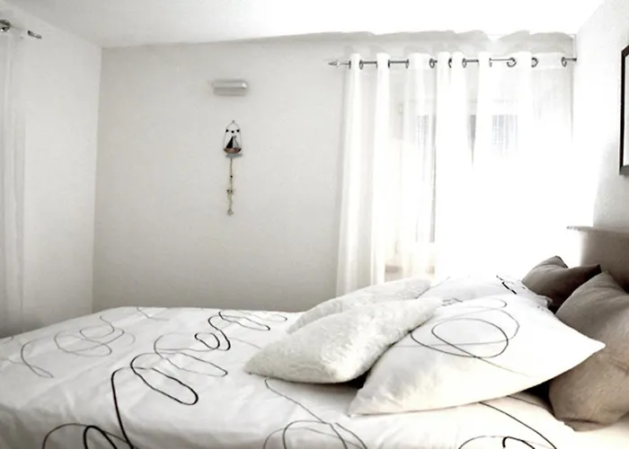 Apartments Porec City شقة *
